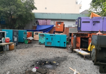 Kho hàng máy phát điện cũ nhật bãi